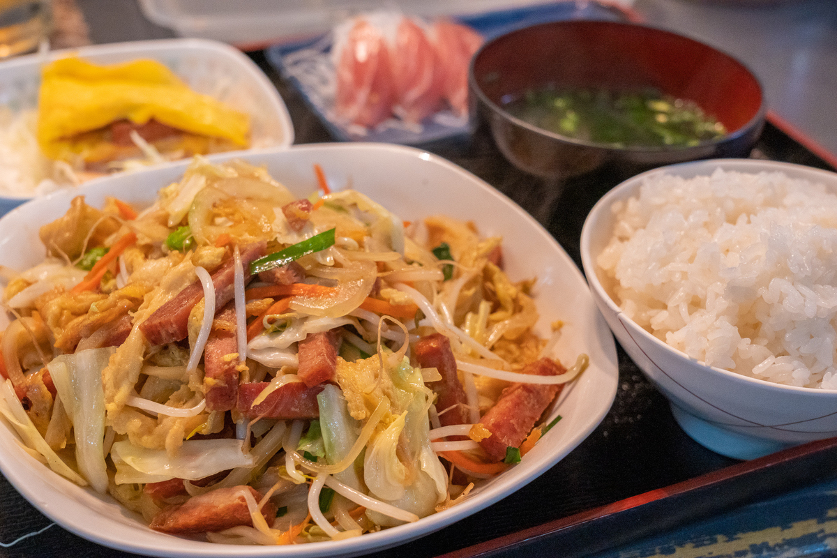 那覇 前島 ハイウェイ食堂 でフーチャンプルーを食べる チャンプルーマニア になりたい