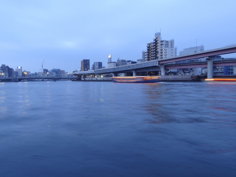 隅田川水面夕景