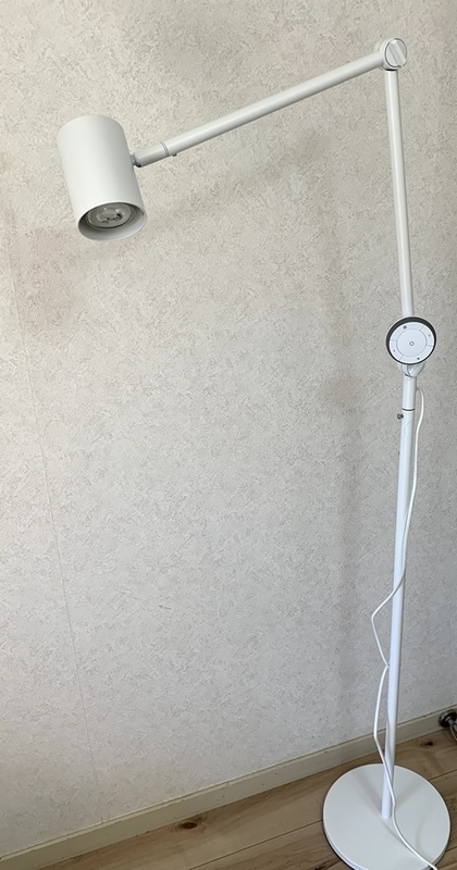 イケア　フロアスタンド IKEA イケア【LED フロアスタンド ランプ】 ミシンかけに活躍 - 日がな