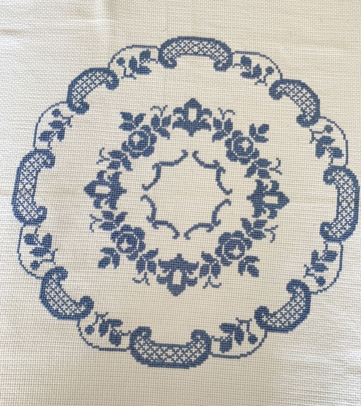 フランス刺繍 クロスステッチのテーブルクロス - 日がな一日 手仕事