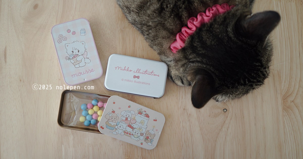 お誕生日は4月25日、子ねこのムースと同じお誕生日の愛猫のれ