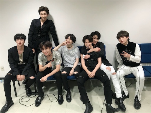 Bts Music Core 인기가요で2週目1位 これで8冠 グクの衣装が破れた 事件ｗ Sugar Bts