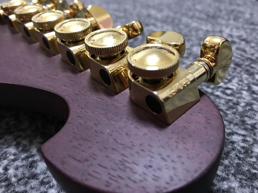 Penguin Custom Guitar Parts様の手を借りてInyen Vinaでオーダーした