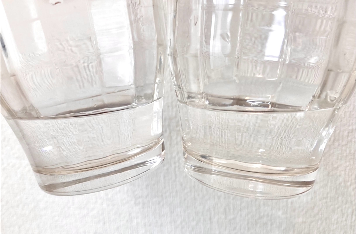 白と茶色のコーヒーフィルター水の違い