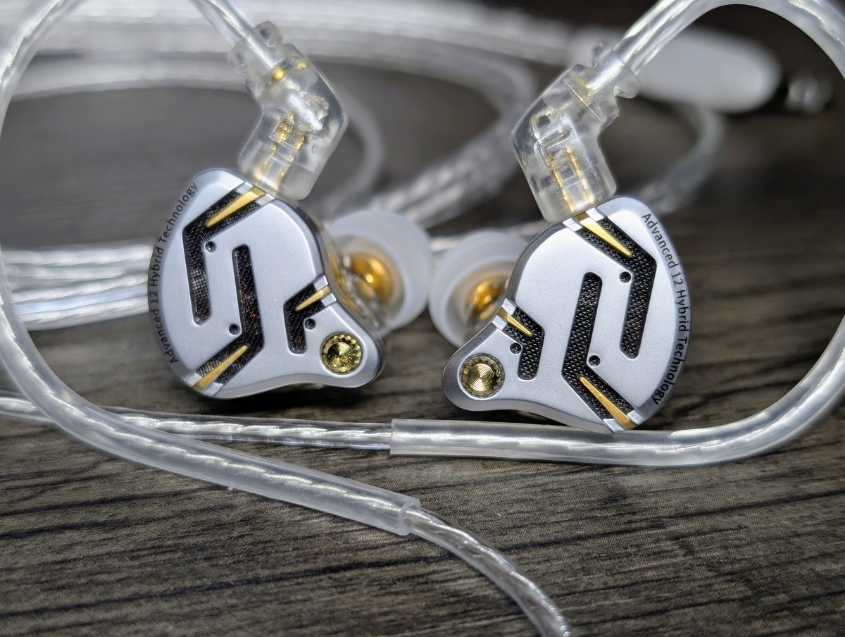 KZ ZS12 Pro 2 レビュー】KZの到達点。1DD+5BAで実現するバランスの