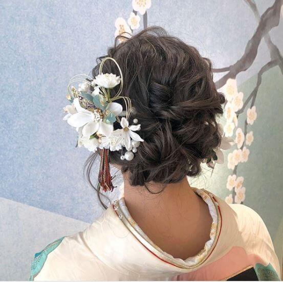 最新のかわいい白無垢ヘアコーデ６選 白無垢 神前式の花嫁さん必見 日本 ベトナム国際結婚の説明書