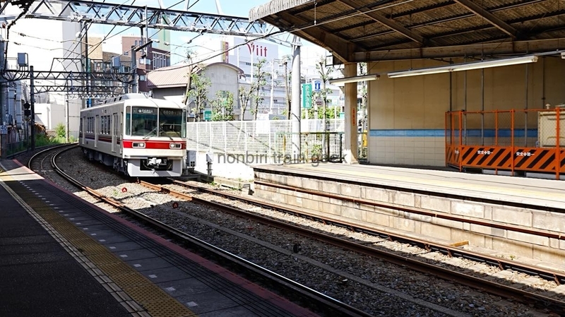 新京成電鉄の列車を撮影する 8800形 京成千葉線直通色復刻車 GTO