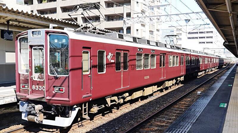阪急京都線 8300系【その2】後期型「くの字タイプ」 - のんてつ