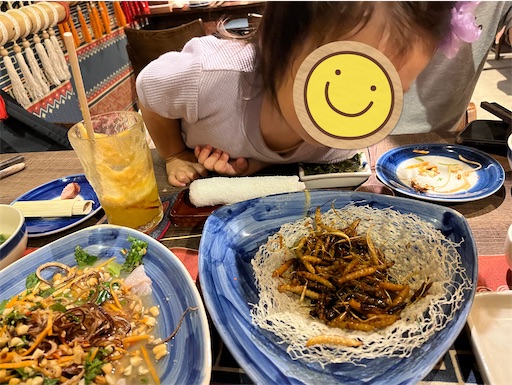 幼虫の炒め物
