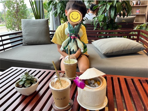 ダナン三日月,カフェ