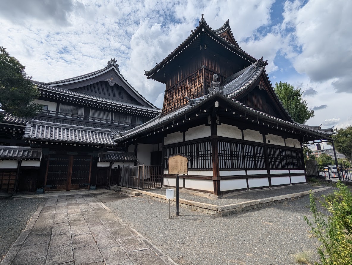 西本願寺境内に残る明治前期の学舎群・龍谷大学大宮学舎 - のら印BLOG