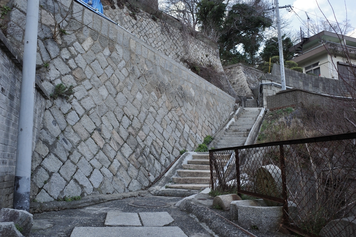 下関市 : 上田中町 階段巡り - おなかがよわいお坊さんはあわてない