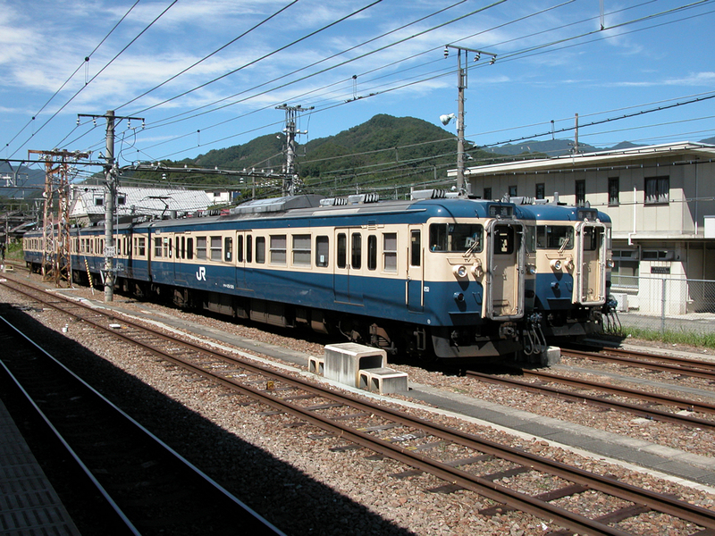 この1枚から スカ色の「山電」 - 旅メモ ～旅について思うがままに