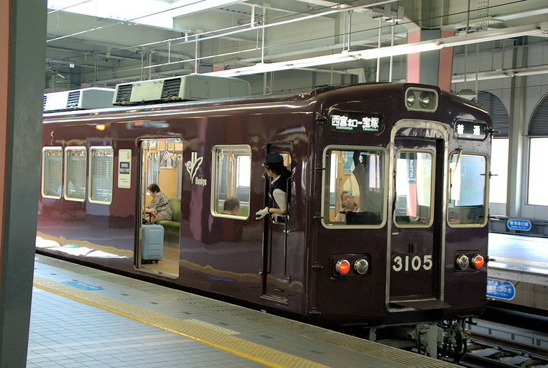 この1枚から 知らずに撮ったとはいえ・・・阪急3100系 - 旅メモ ～旅