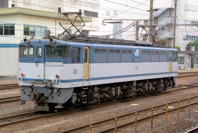 この1枚から 白プレのEF65 1094・移籍してきたカマ【1】 - 旅メモ この1枚から 白プレのEF65 1094・移籍してきたカマ【1】 - 旅メモ