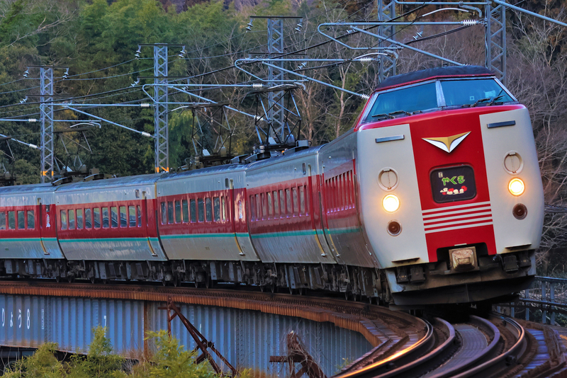 電気釜＋簡易貫通扉の「魔改造」の始祖？381系先頭車化改造車【2