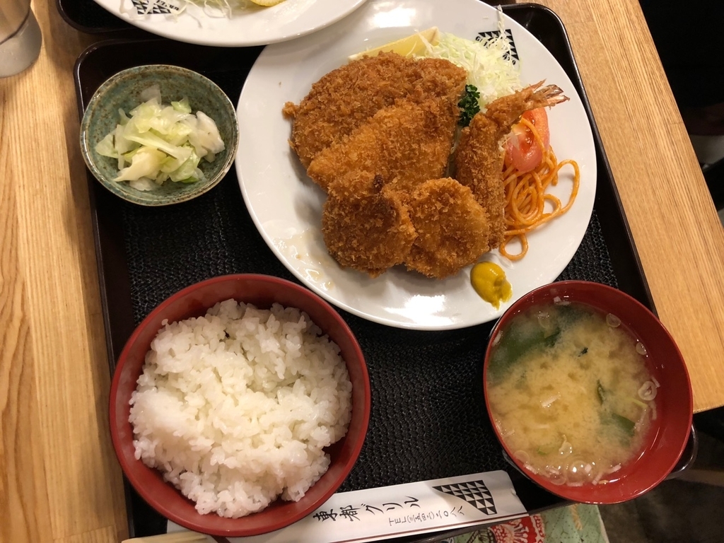 築地最後の日に築地魚がし食堂の東都グリルでミックス カキフライ定食 ほるひーとの日記