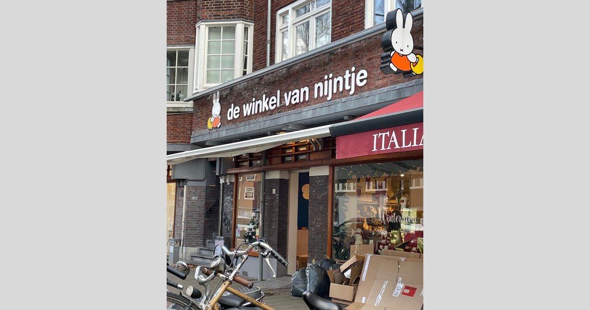 アムステルダムのミッフィーショップ外観、路面にある可愛いお店
