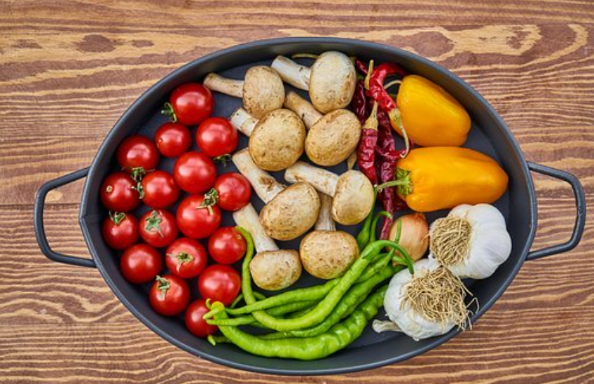 食事は食物繊維からとると糖質を抑えることができる