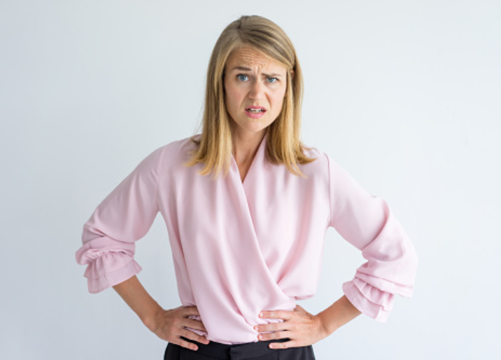 友達にふけた？と言われ不機嫌な女性