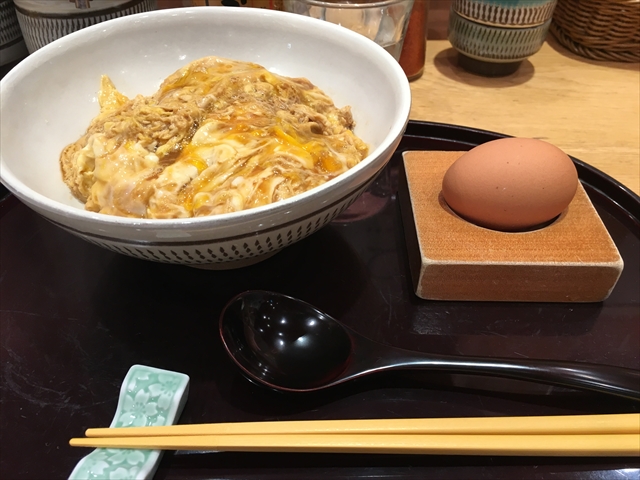 羽田空港で食べられるたまごだけのたまご丼がうまい わたしたわしじゃないじゃない