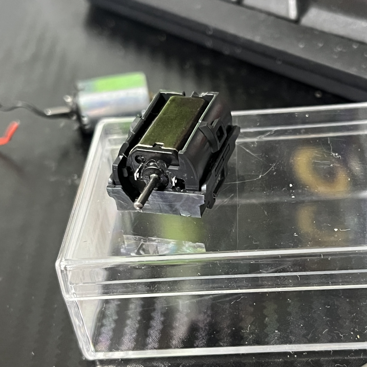 KATO キハ80(中古)のモーターをどうにかする - HOゲージの工作メモ