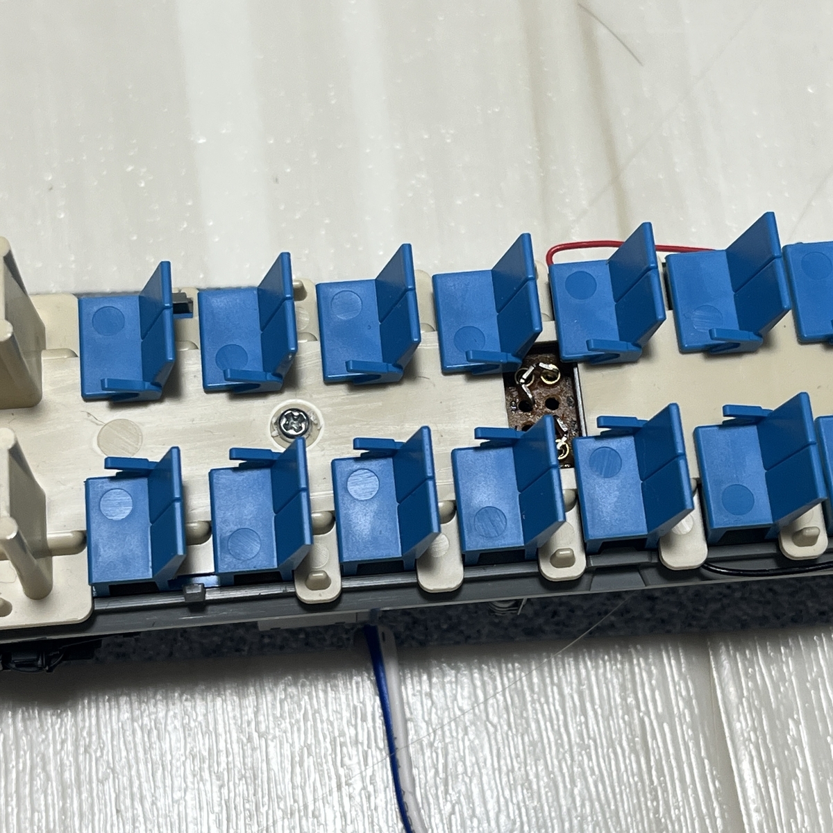 KATO キハ80(中古)のモーターをどうにかする - HOゲージの工作メモ