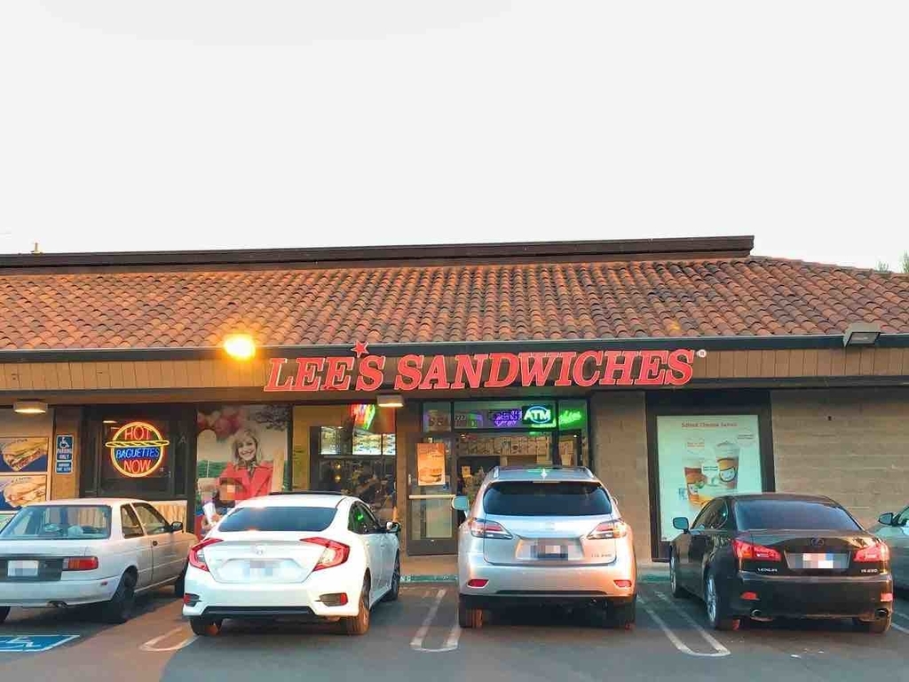 Lee's Sandwiches