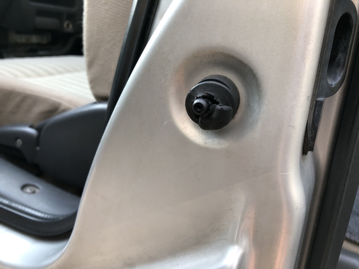 ドアスイッチブーツ交換 たちごけworks