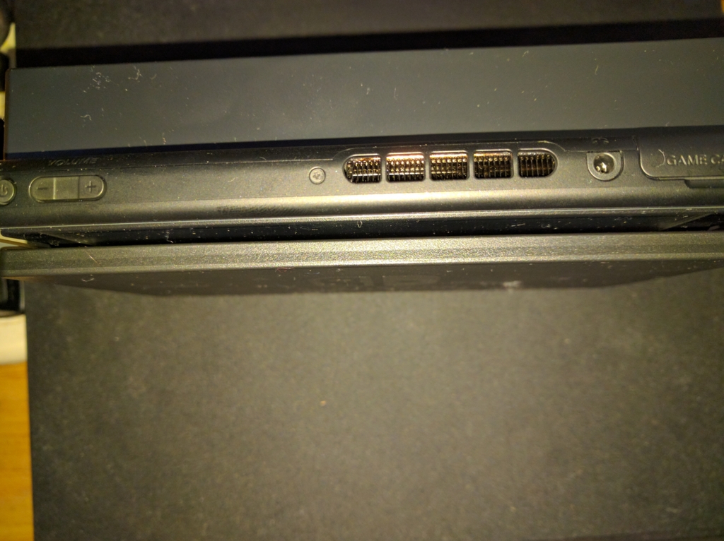 Nintendo Switchにガラスフィルム貼ってもドック装着に支障はなさそう Nswitch Nintendo Switchにガラスフィルム貼ってもドック装着に支障はなさそう Nswitch