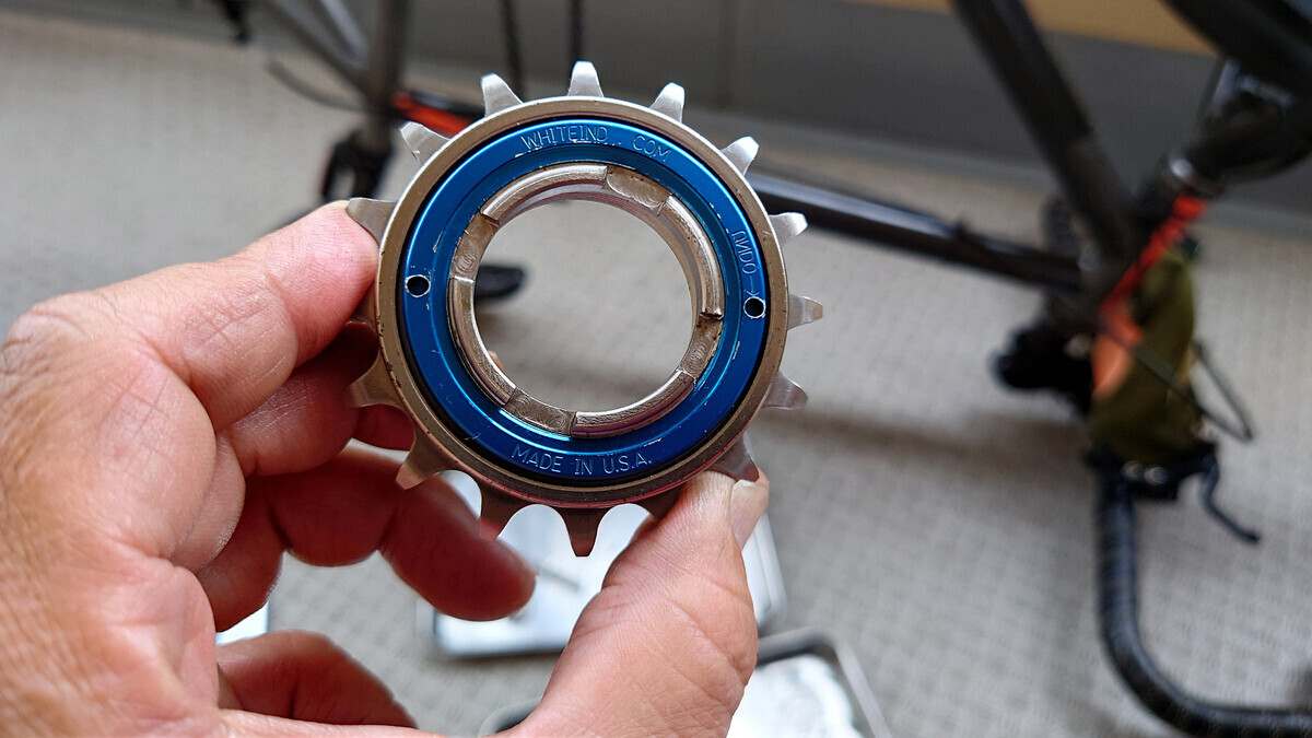 Chargebikes Scissorメンテナンス WHITE INDUSTRIES NEO Single 