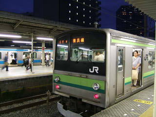 JR東神奈川駅で撮影した横浜線の電車の写真