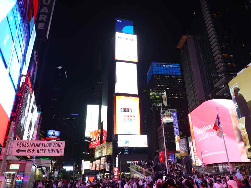 Times Square の写真（夜）