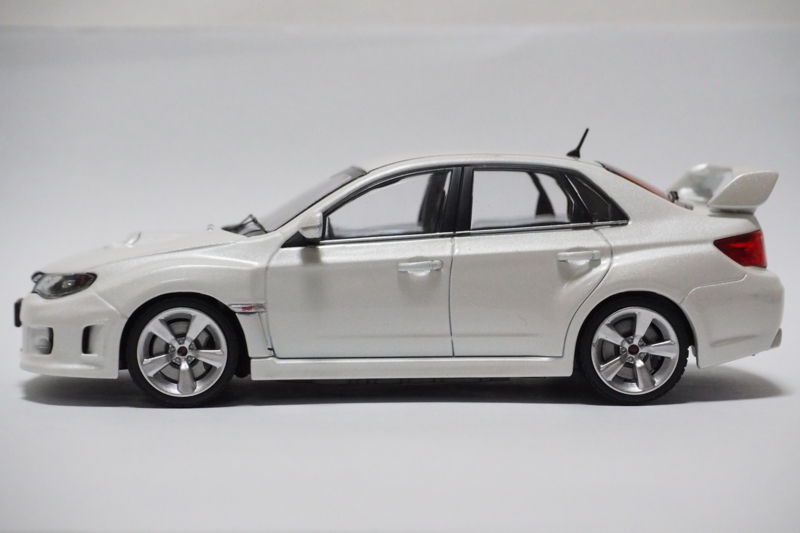 EBBRO 1/43 SUBARU IMPREZA WRX STI 4-DOOR - nullgadget