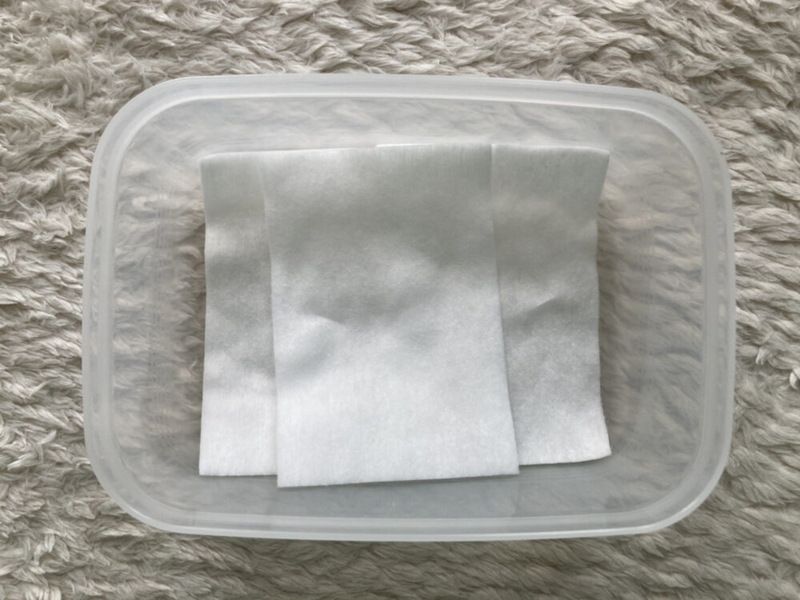 タッパーに入ったコットン3枚