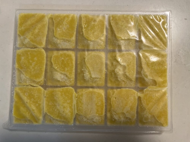 パルシステムの冷凍キューブ（とうもそこし）を袋から出した状態