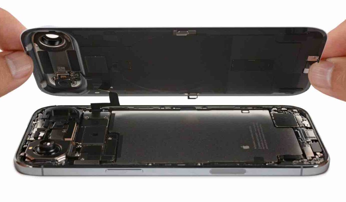 iFixit分解で判明──iPhone Airが“薄くても壊れにくい”理由