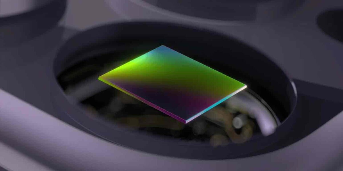 AIによる画像処理を象徴するイメージ。暗所撮影で失われがちな光や色の情報を、センサー上で再構成する様子を表現したビジュアル