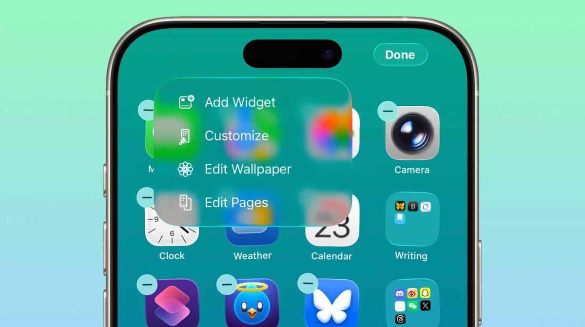 iPhoneのホーム画面編集モードで表示された半透明のメニュー。Add Widget、Customize、Edit Wallpaper、Edit Pagesの各項目が並び、背後にアプリアイコンが見えている