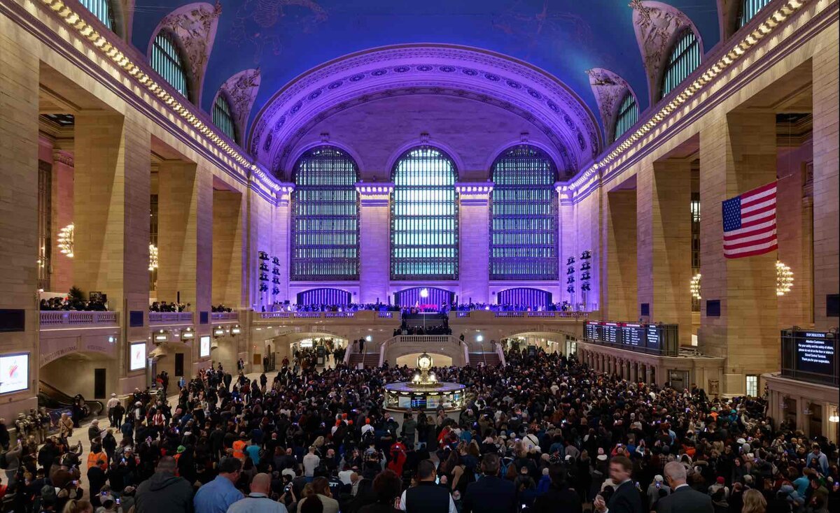 Apple創立50周年イベントが開催されたGrand Central Terminalのメインホール