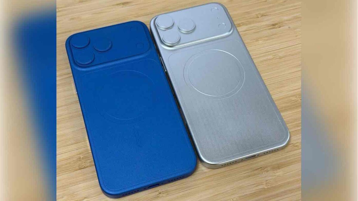 iPhone 18 Pro MaxとiPhone 17 Pro Maxのダミーユニット背面比較、カメラ台座とレンズの厚み増加を示す画像
