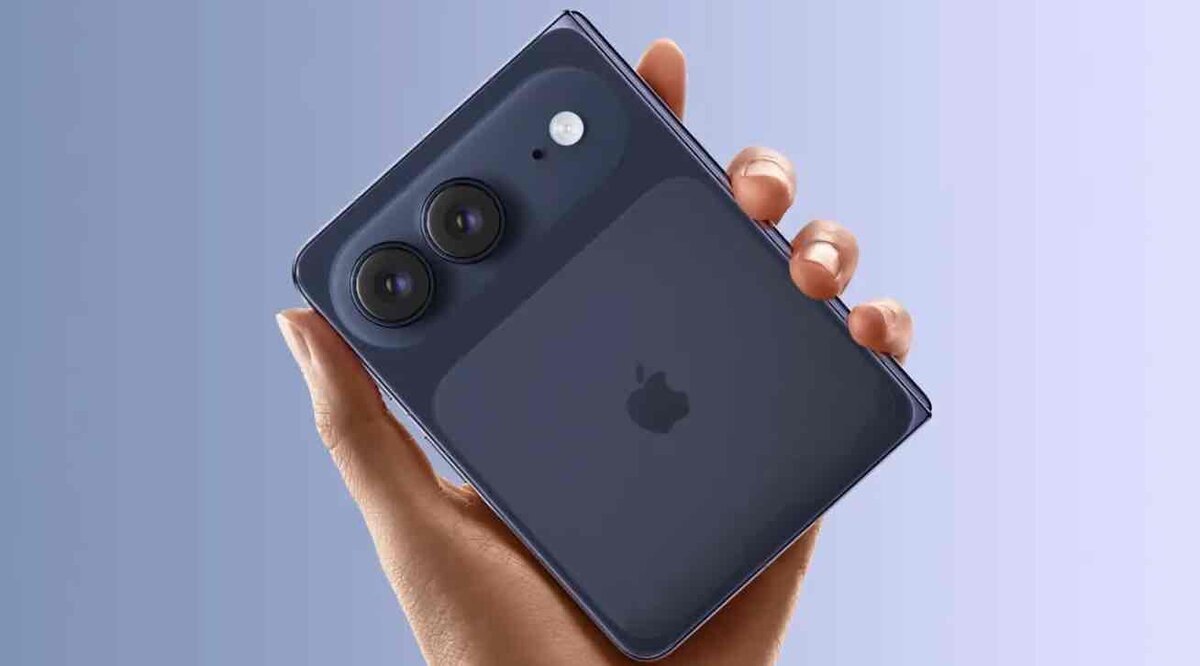 折りたたみiPhone Ultraの背面デザイン予想。手に持ったブック型iPhoneに2眼カメラとAppleロゴが見えるコンセプト画像