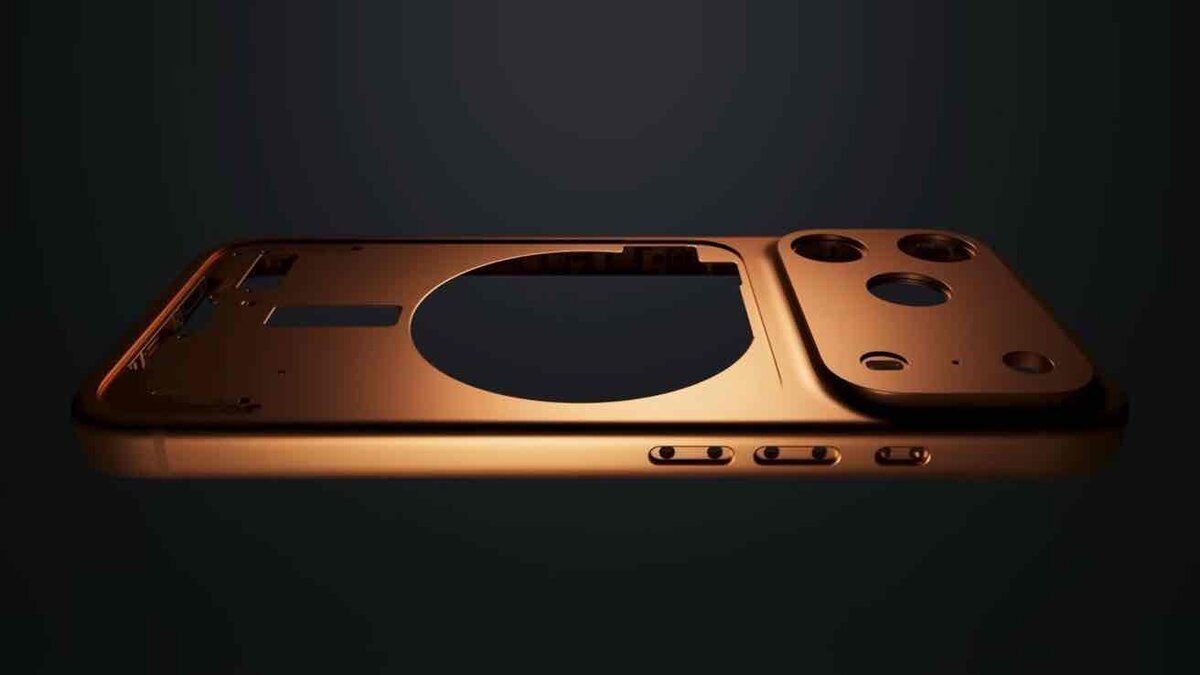 銅色のiPhone Pro風フレーム背面を横から見たイメージで、右側に大型カメラ台座とレンズ穴が見えている様子