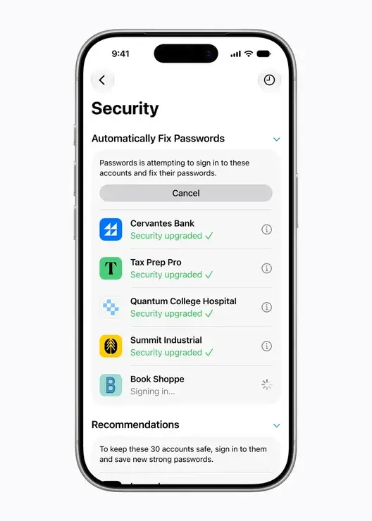 iPhoneの設定にある「Automatically Fix Passwords」画面。複数のアプリが順にサインインされ「Security upgraded」と表示されている