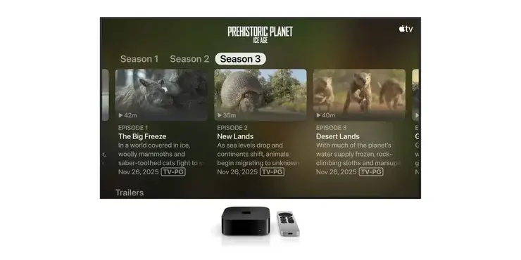 テレビに映したApple TVの画面。番組「Prehistoric Planet」のエピソード一覧が並び、下にApple TV 4K本体とSiri Remoteが置かれている