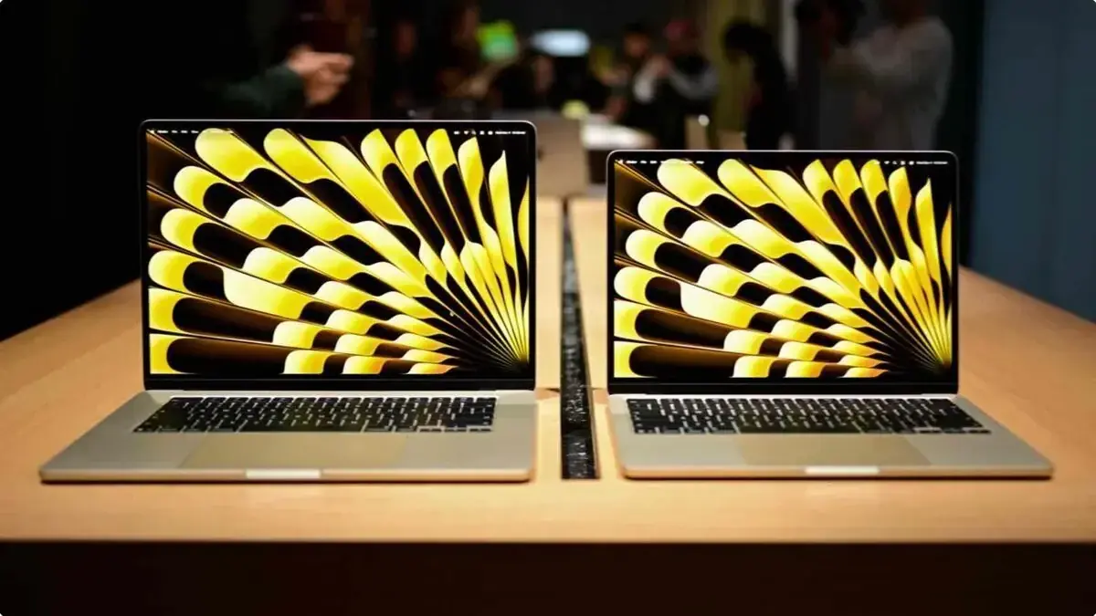 M5 MacBook Airのレビューまとめ。褒められたのはチップよりSSDだった