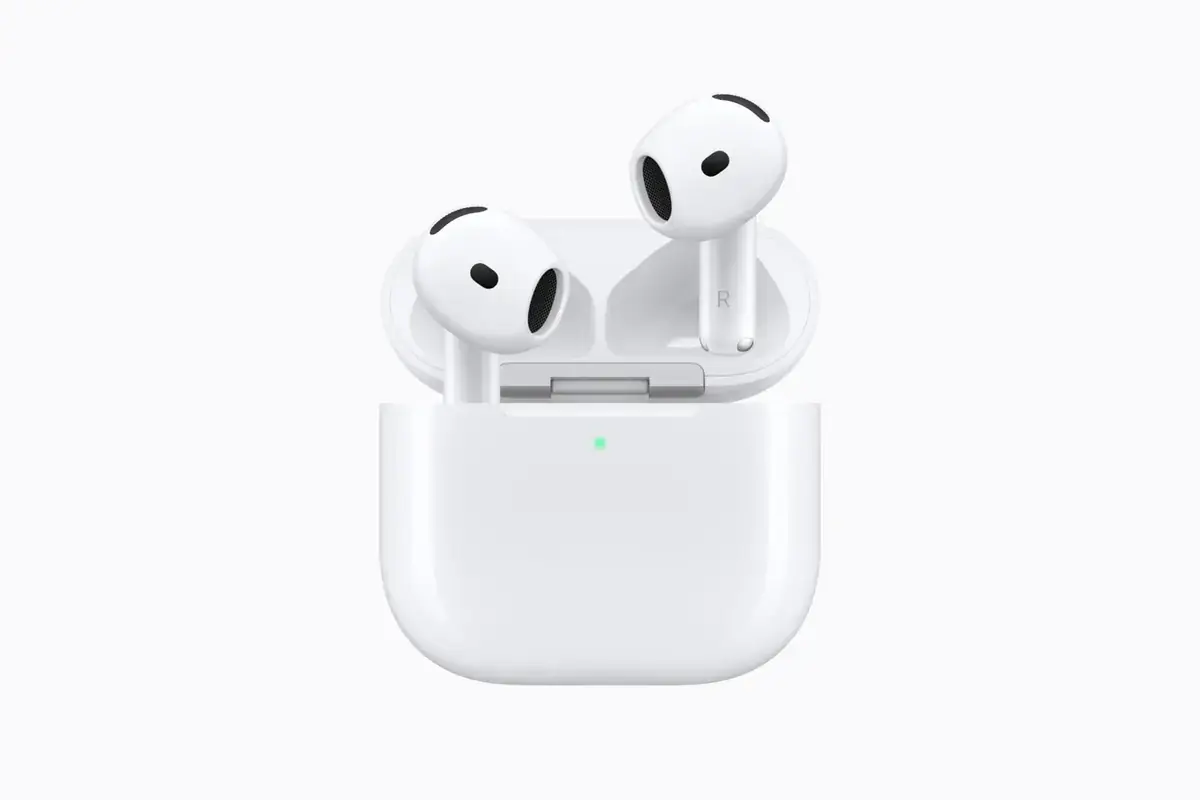 AirPods本体 ホワイト　5月限定値下げ‼️ AirPods 5は23,800円で9月18日発売。安いほうにもANCが載って選び方が
