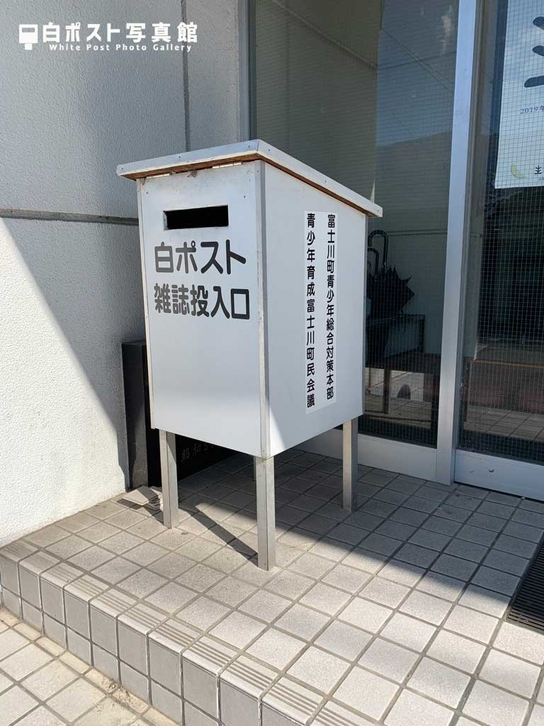 右から見た図