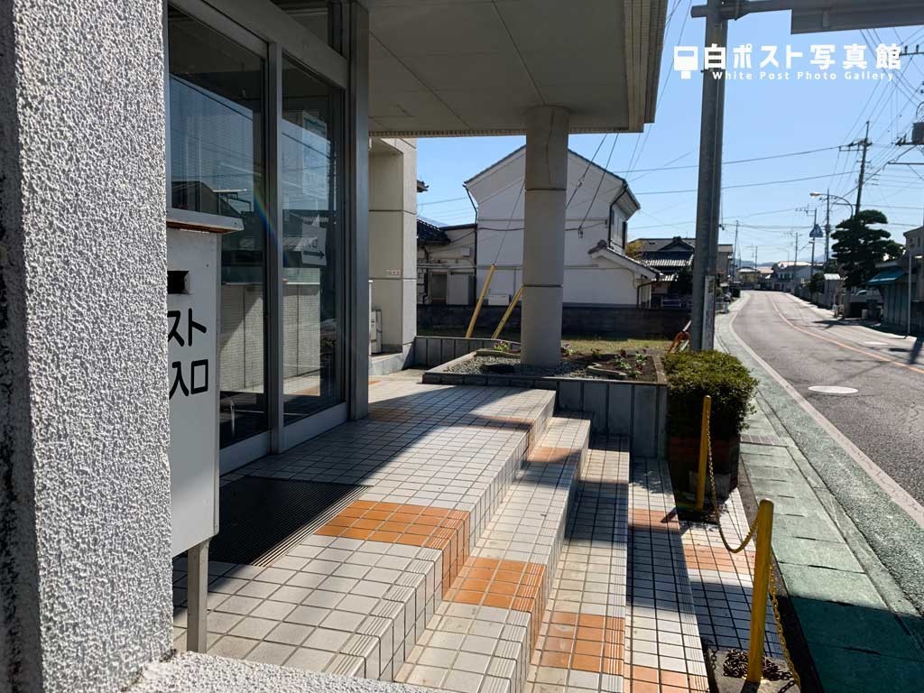 長沢公民館入り口付近