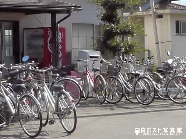 吉成駅の白ポスト
